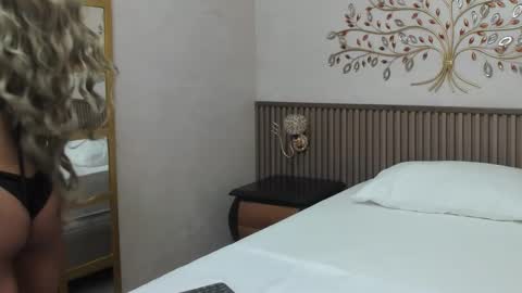 Snapshot of cataleya_sexy4u_ chatting on 10.12.25 Cataleya online show from 10.12.25