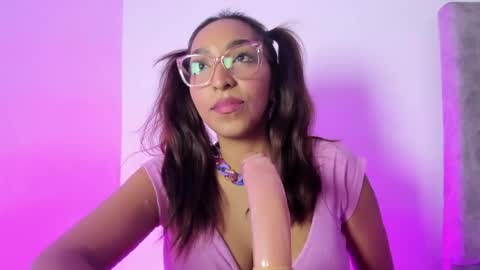 Cata  Monday- Saturday   On line at 0100pm-0700pm online show from 04.22.26