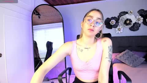 Snapshot of catalina_erotic chatting on 02.25.25 Catalina online show from 02.25.25