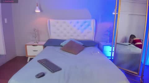 Snapshot of catalina_erotic chatting on 03.11.25 Catalina online show from 03.11.25