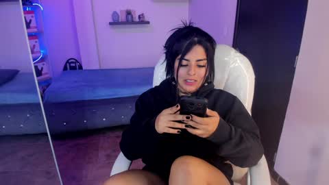 Snapshot of catalina_naughtyy chatting on 12.12.24 Catalina online show from 12.12.24