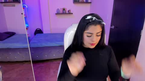 Snapshot of catalina_naughtyy chatting on 12.17.24 Catalina online show from 12.17.24