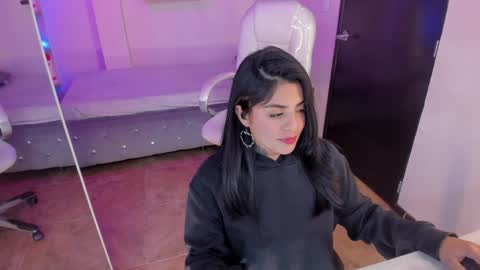 Snapshot of catalina_naughtyy chatting on 01.17.25 Catalina online show from 01.17.25