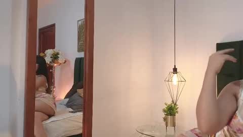 Snapshot of catalinaesquivel chatting on 09.09.25 CatalinaEsquivel online show from 09.09.25