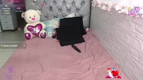 Snapshot of catalinahenao chatting on 07.05.26 cata online show from 07.05.26
