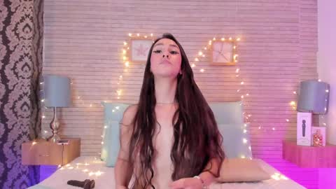 CatalinnaThompson online show from 12.23.24