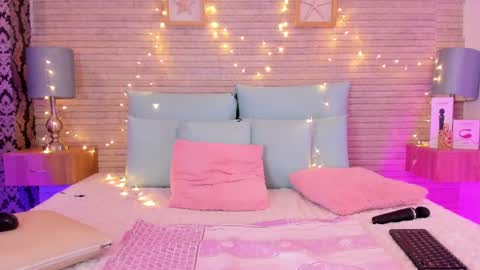 CatalinnaThompson online show from 12.27.24