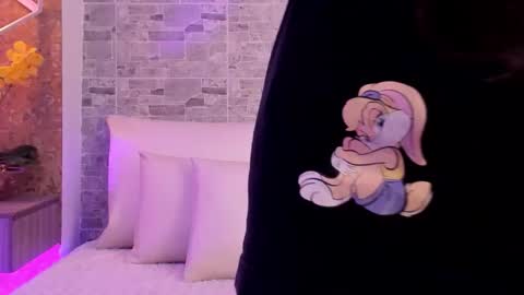 CatalinnaThompson online show from 11.09.25