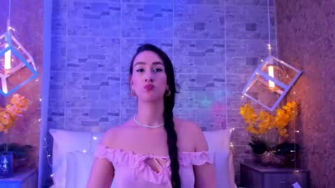 CatalinnaThompson online show from 12.02.25