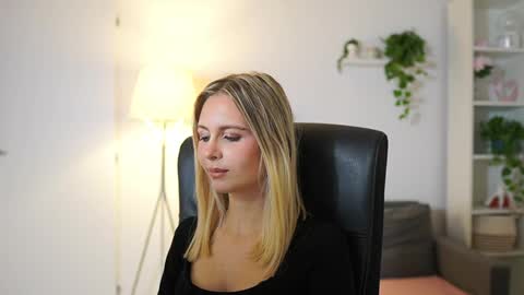 catecrago  online show from 10.17.25