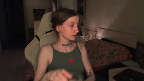 Snapshot of cath_dysphoria_ chatting on 06.05.26 CATH online show from 06.05.26