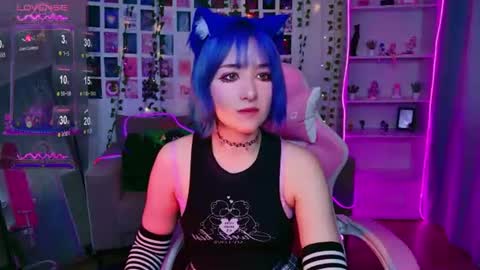 Snapshot of catharinejones chatting on 06.14.26 KettieHi My name is Katie I love drawing and I can play the guitar. And love dancing online show from 06.14.26