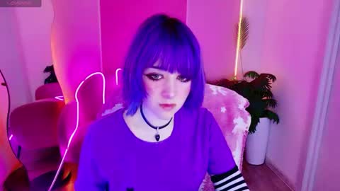 Snapshot of catharinejones chatting on 06.19.26 KettieHi My name is Katie I love drawing and I can play the guitar. And love dancing online show from 06.19.26