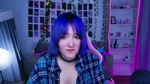 Snapshot of catharinejones chatting on 06.27.26 KettieHi My name is Katie I love drawing and I can play the guitar. And love dancing online show from 06.27.26