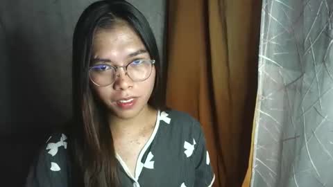 Snapshot of catherine_365 chatting on 09.19.25 catherine_365 online show from 09.19.25