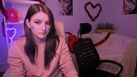 Snapshot of catherine_kitty chatting on 02.14.25 Catherine online show from 02.14.25