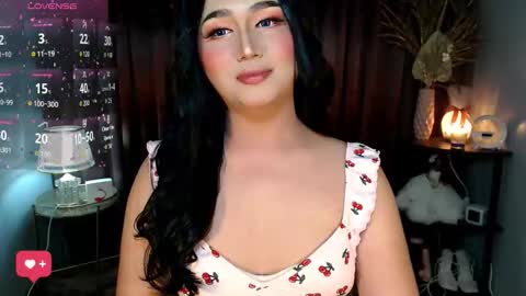 Snapshot of catherine_louise chatting on 09.21.25 cath online show from 09.21.25