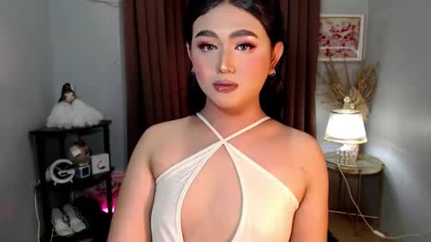 Snapshot of catherine_louise chatting on 10.30.25 cath online show from 10.30.25