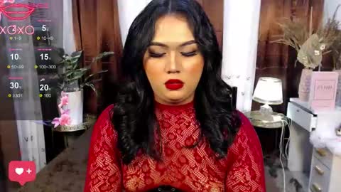 Snapshot of catherine_louise chatting on 12.18.25 cath online show from 12.18.25