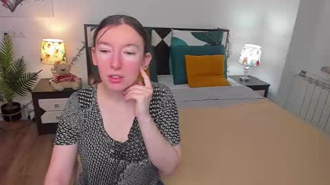 Catrin online show from 02.18.25