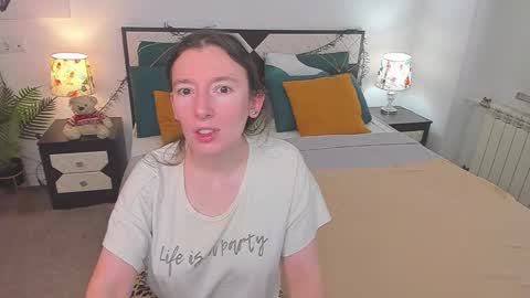 Catrin online show from 10.17.25