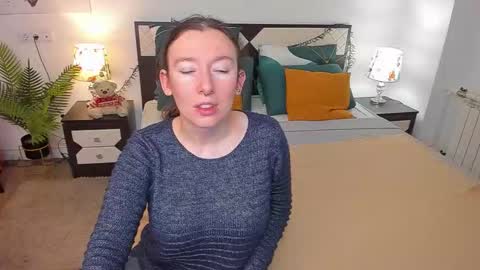 Catrin online show from 10.21.25