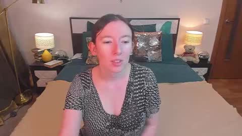 Catrin online show from 12.23.25