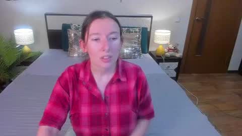 Snapshot of catherinewalls chatting on 06.29.26 Catrin online show from 06.29.26