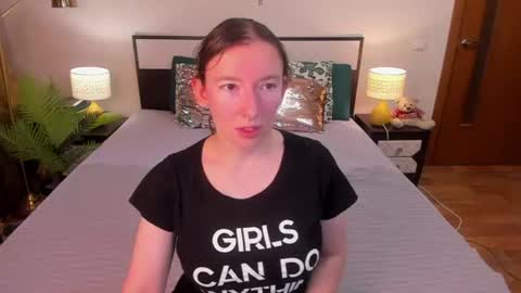 Snapshot of catherinewalls chatting on 07.13.26 Catrin online show from 07.13.26