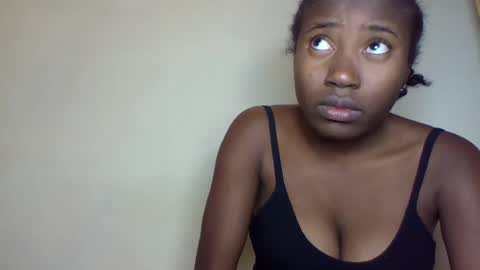 Snapshot of cathia_bella chatting on 07.06.26 cathia_bella online show from 07.06.26