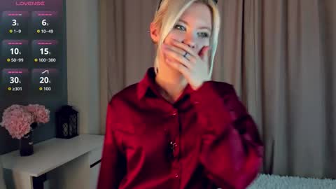 Snapshot of cathiearzabala chatting on 03.03.26 Mia online show from 03.03.26