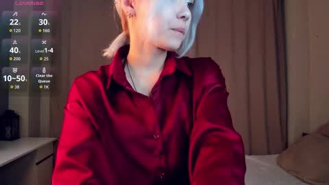 Snapshot of cathiearzabala chatting on 03.04.26 Mia online show from 03.04.26