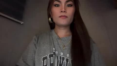 Snapshot of cathy_sanches chatting on 11.05.25 cathy online show from 11.05.25