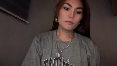 Snapshot of cathy_sanches chatting on 11.08.25 cathy online show from 11.08.25