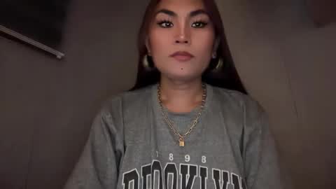 Snapshot of cathy_sanches chatting on 11.12.25 cathy online show from 11.12.25