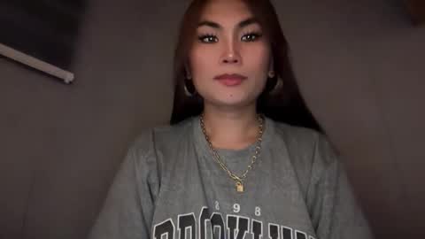 Snapshot of cathy_sanches chatting on 11.19.25 cathy online show from 11.19.25