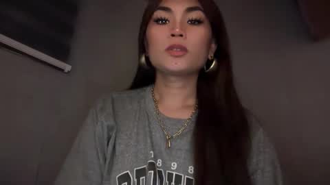 Snapshot of cathy_sanches chatting on 11.22.25 cathy online show from 11.22.25