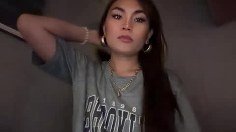 Snapshot of cathy_sanches chatting on 11.25.25 cathy online show from 11.25.25