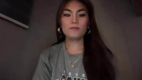 Snapshot of cathy_sanches chatting on 12.05.25 cathy online show from 12.05.25