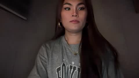 Snapshot of cathy_sanches chatting on 12.16.25 cathy online show from 12.16.25