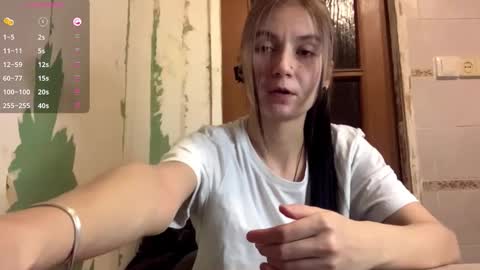 Snapshot of catinagaznes chatting on 10.08.25 Lola online show from 10.08.25