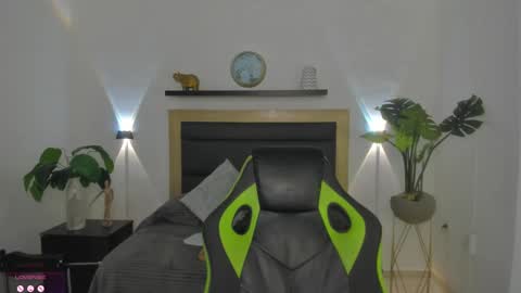 Juliana online show from 02.08.25