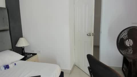 Snapshot of catleyasmith chatting on 12.14.25 Catleya online show from 12.14.25