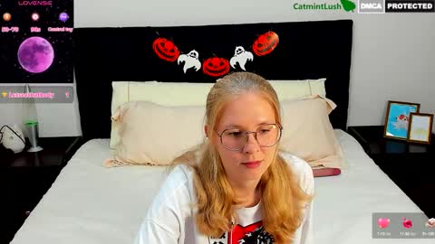 CatmintLush online show from 10.18.25