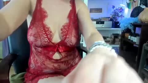 Snapshot of catnips_cabaret chatting on 02.06.25 some call me djcatnips some call me CC but i love it when you call me miss catnips  online show from 02.06.25