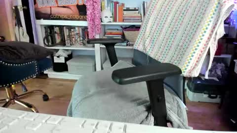 some call me djcatnips some call me CC but i love it when you call me miss catnips  online show from 06.02.26