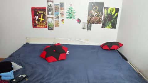 cattie_w_ online show from 04.11.26