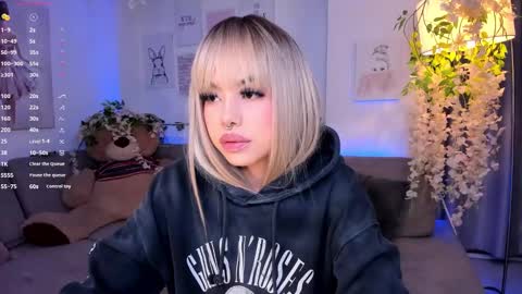 Snapshot of catvalentinee_ chatting on 02.02.25 catvalentinee_ online show from 02.02.25