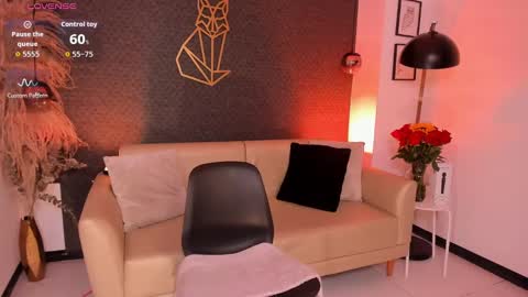 Snapshot of catvalentinee_ chatting on 10.15.25 catvalentinee_ online show from 10.15.25