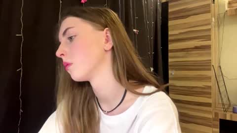 Snapshot of caylakimbro chatting on 03.02.26 Polly online show from 03.02.26